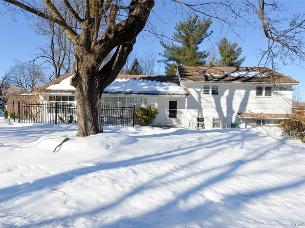 7 S Oak Street, Spring Valley, NY 10977