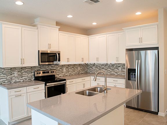 2nd image of 8055 Glenlloyd Ave
