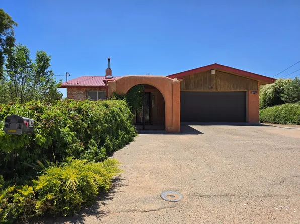 166 Galisteo Ln, Santa Fe, NM 87505