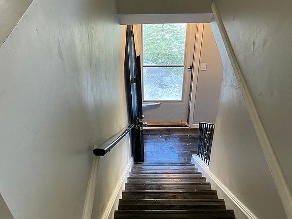 4th image of 322 Adele Ave NW