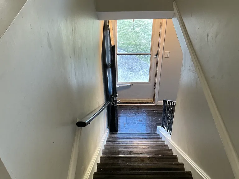 322 Adele Ave NW — Photo 4