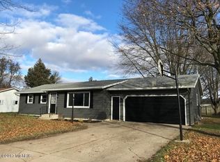 1105 Tracy Dr, Sturgis, MI 49091