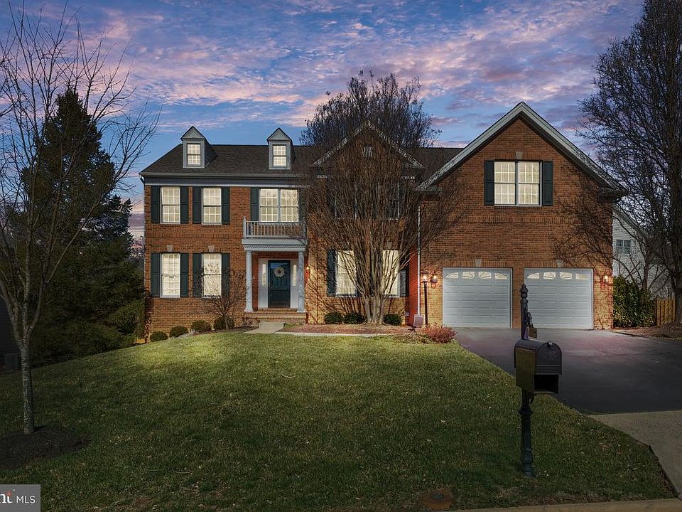 1st image of 5004 Desert Forest Ct