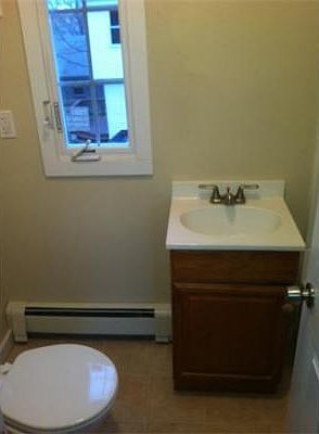2nd image of 32 Bourne St