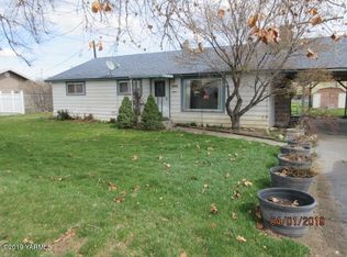 1113 S 68th Ave, Yakima, WA 98908