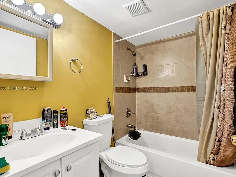 8145 NW 7th St #315 — Photo 19
