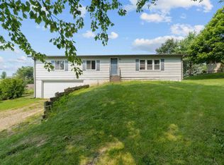 704 Pine Dr, Ainsworth, IA 52201