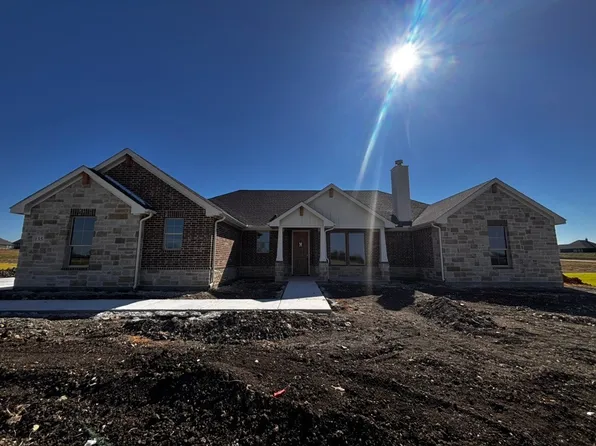 135 Big Sky Rd, Decatur, TX 76234