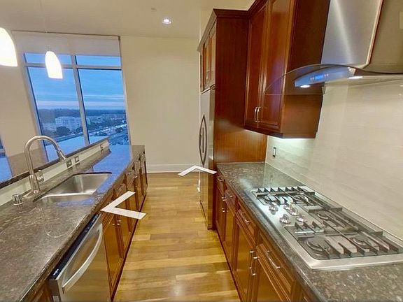 4th image of 8660 Park Ln #1713