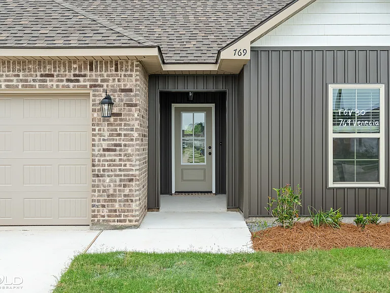 769 Venecia Dr — Photo 14