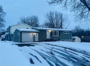 193 Medford Rd, Mattydale, NY 13211