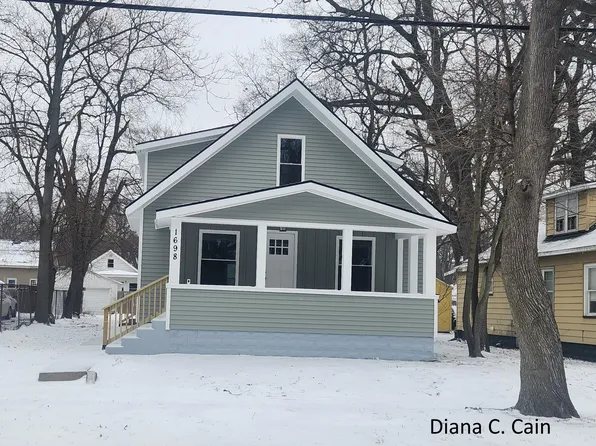 1698 Wood St, Muskegon, MI 49442