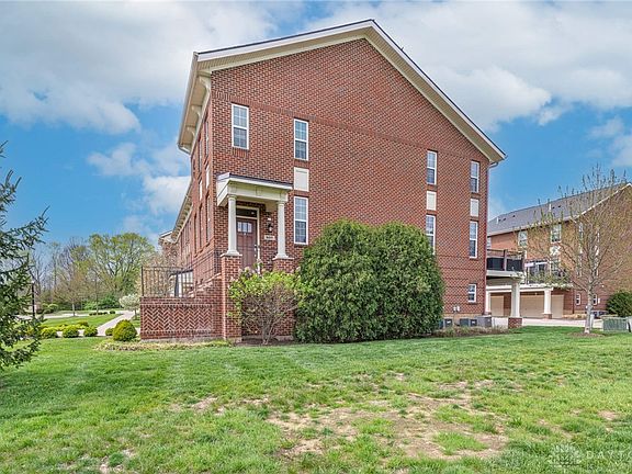 4th image of 407 Brownstone Row