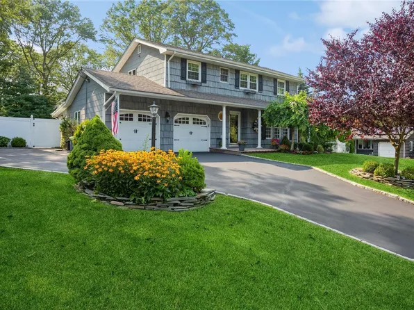 100 Village Lane, Hauppauge, NY 11788