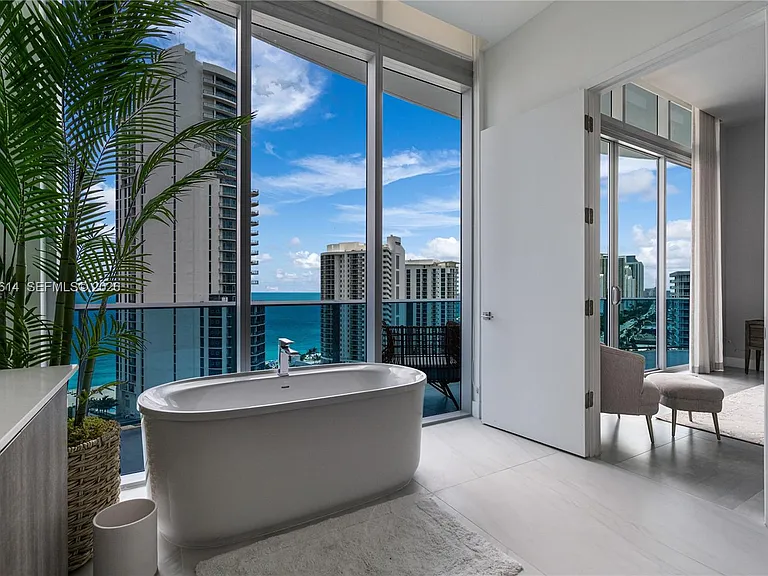 17550 Collins Ave #Penthouse 1 — Photo 53