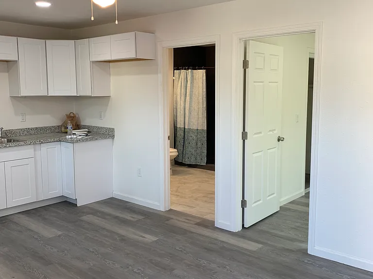 626 W Edythe St #626 — Photo 7