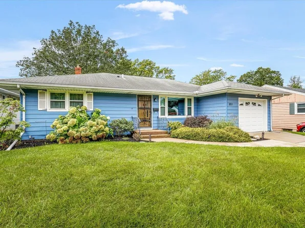811 Parkside Dr, Rockford, IL 61108