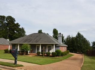 140 Azalea Trails Dr, Brandon, MS 39047