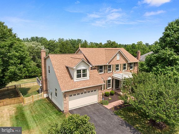 2nd image of 43450 Thistlewood Ct