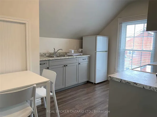 113 King St E #3, Clarington, ON L1C 1N4