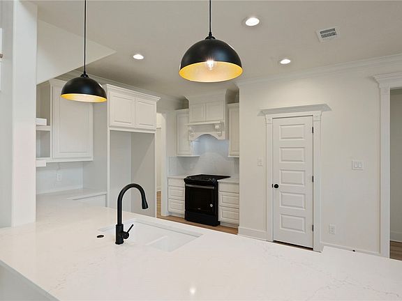 4th image of 4659 S Stonecrest Ct