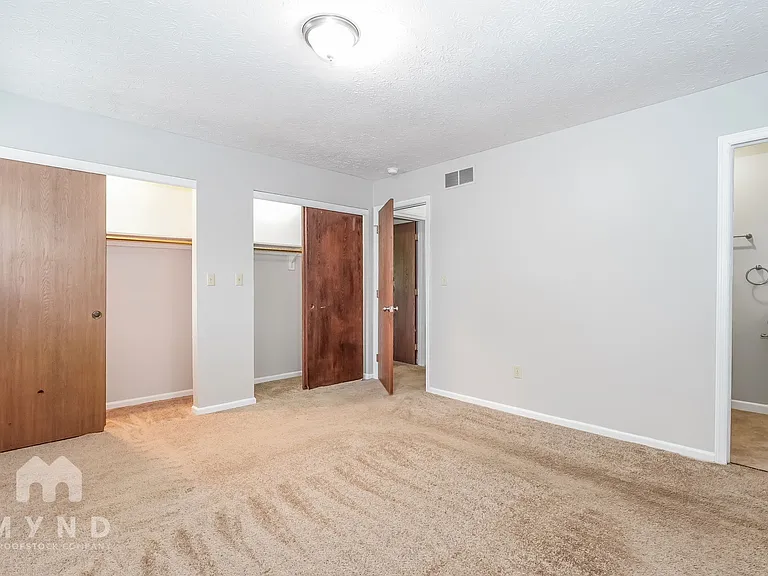 566 Presidential Way — Photo 14
