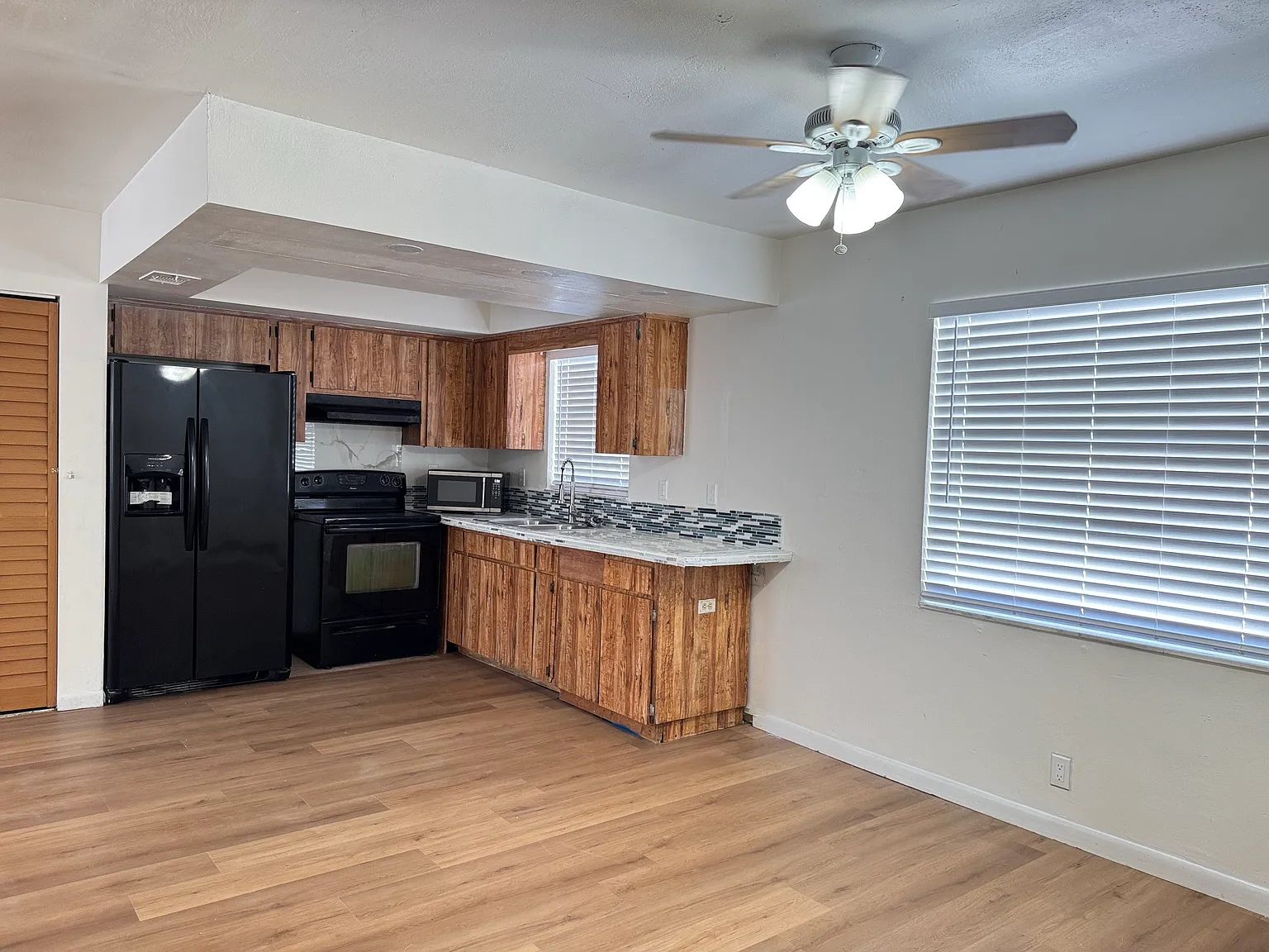 3 bed, 1326 sqft, $2,450 — Photo 4