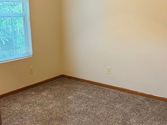 5th image of 217 Crittenden Ct #B