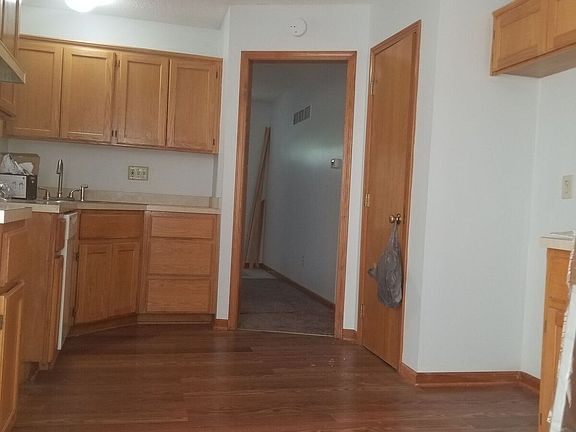 3rd image of 5341 Myrtle Ave