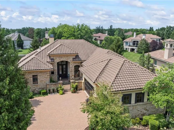 3145 W 138th Ter, Leawood, KS 66224