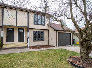 1465 Eastview Dr, Coralville, IA 52241