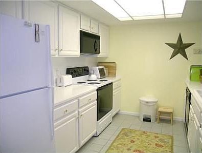 4th image of 5935 N High St #216