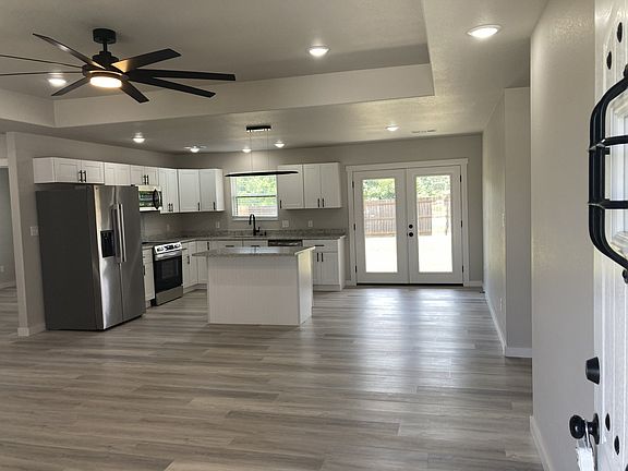 2nd image of 10423 Preston Ct