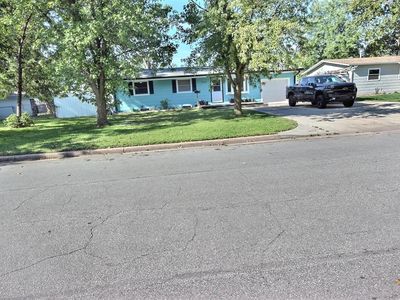 949 N Country Acres Ave, Wichita, KS, 67212