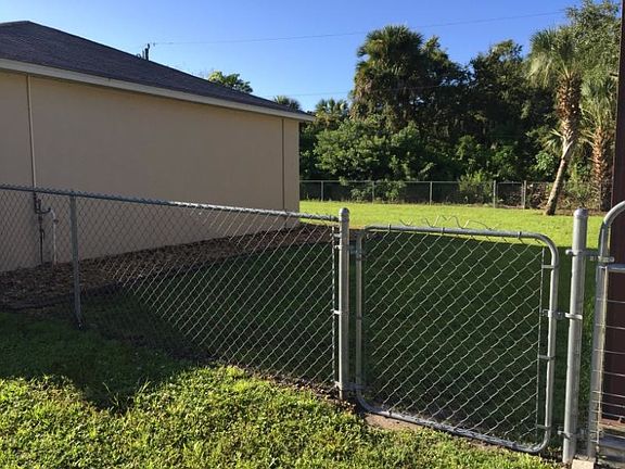 5th image of 23167 Burlingame Ave