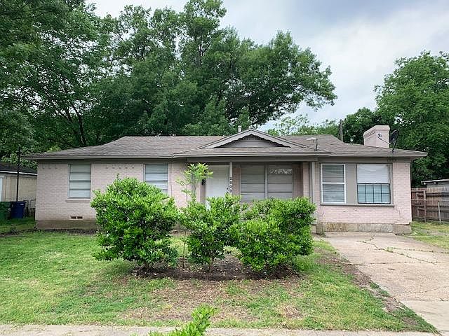 1st image of 2809 Honeysuckle Dr