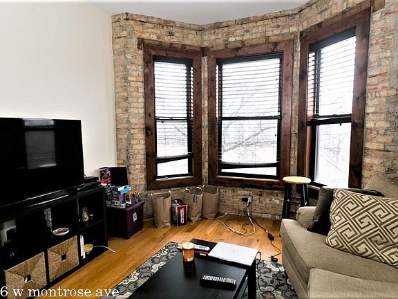 3rd image of 1756 W Montrose Ave #1428