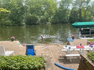 8067 E Cherokee Rd, Syracuse, IN 46567