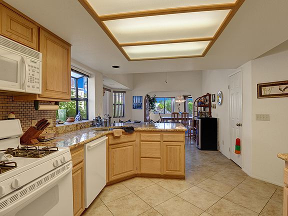 4th image of 64553 Pinehurst Cir