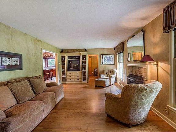 4th image of 8021 N College Ave