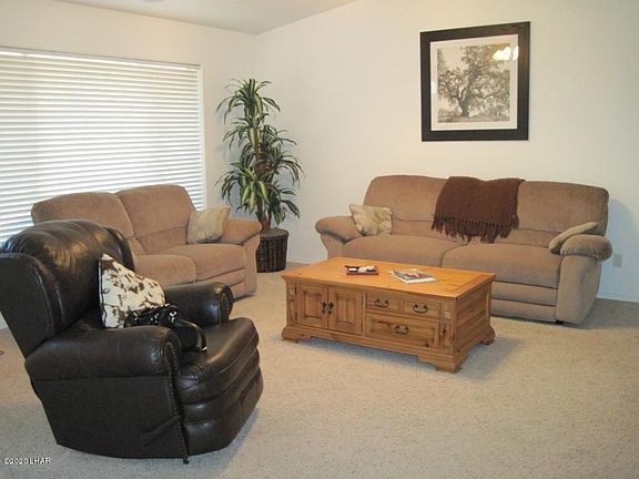 3rd image of 2812 Glengarry Dr