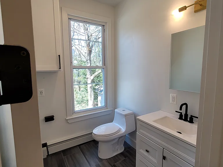 682 Whitney Ave #2 — Photo 16