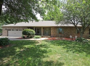 1420 Fox Lake Dr, Godfrey, IL 62035