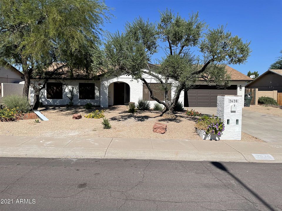 1st image of 2620 E Sahuaro Dr