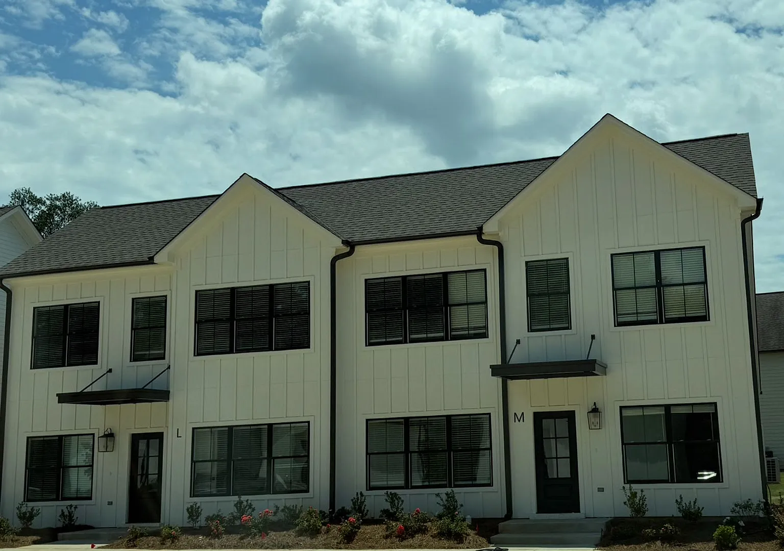 Ivy Lane — Photo 1