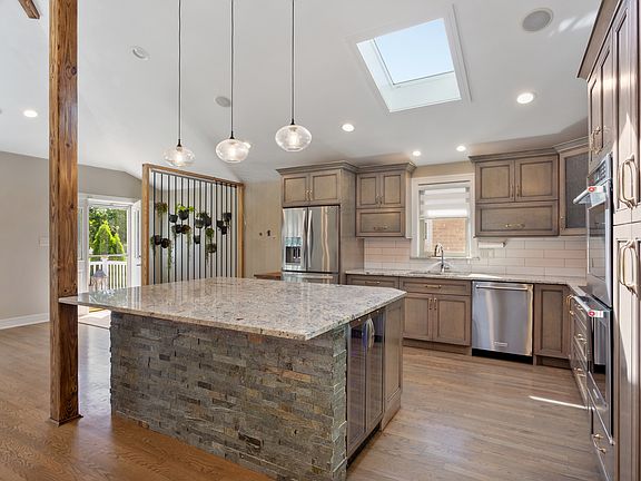 4th image of 6110 S Normandy Ave
