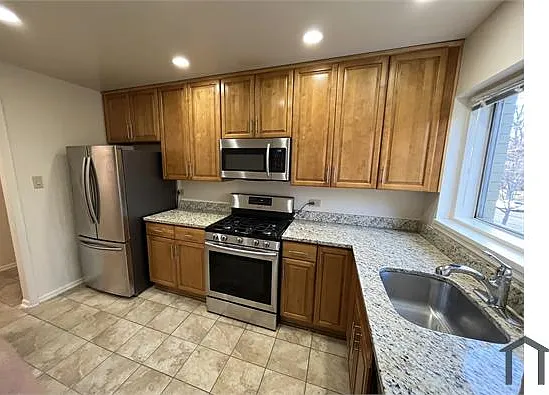 10643 Weymouth St #201 — Photo 5