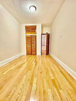 4th image of 34-49 42nd St #1R