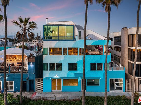 2nd image of 3111 Ocean Front Walk