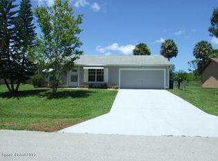527 Evergreen St NE, Palm Bay, FL 32907